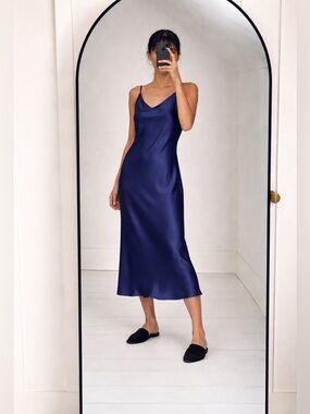 NATORI Glamour Slip Dress
